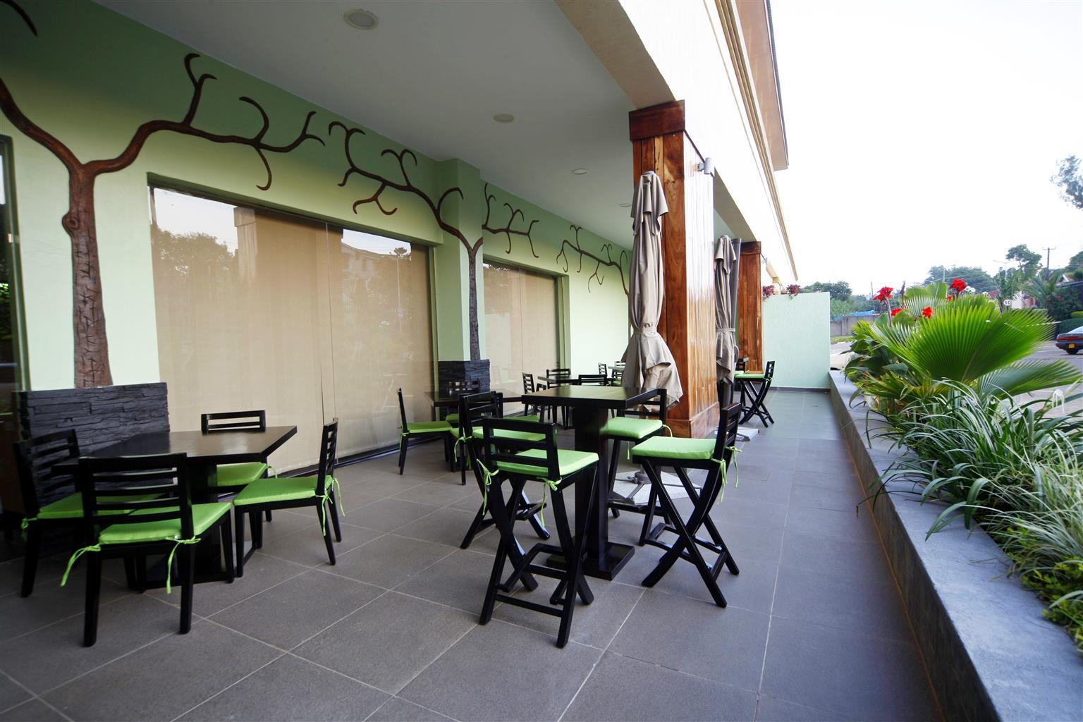 Best Western Premier Garden Hotel Entebbe Exterior foto